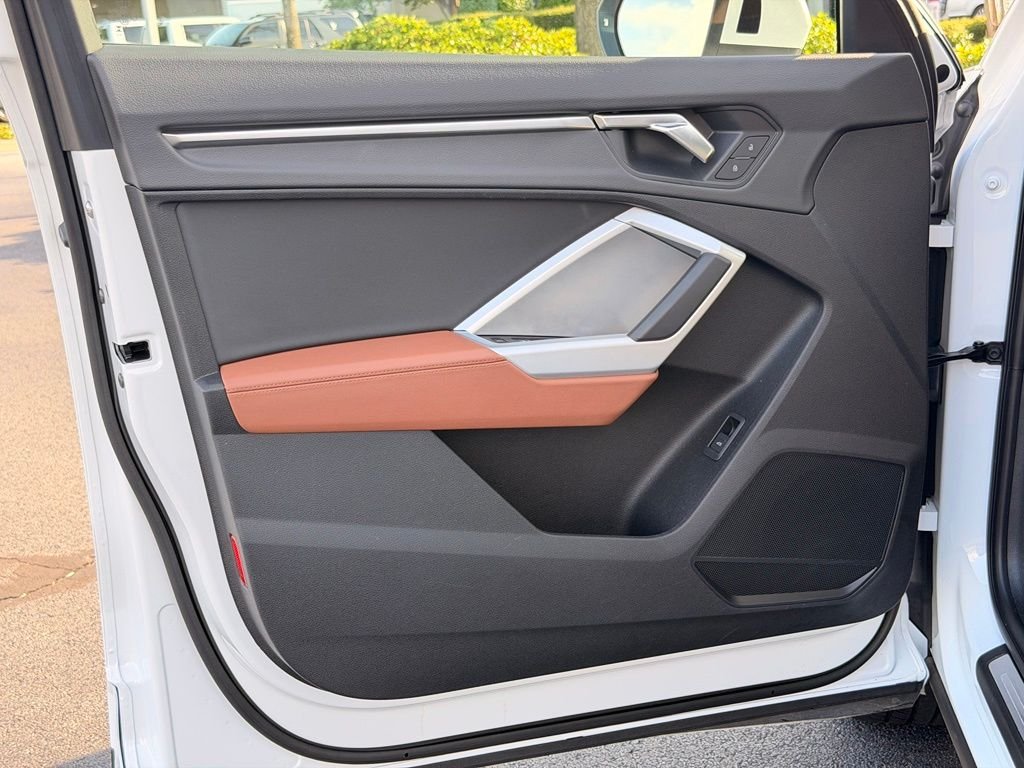 Used 2025  Audi Premium image 27