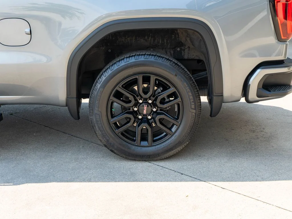 Used 2022 Gray GMC Elevation image 30