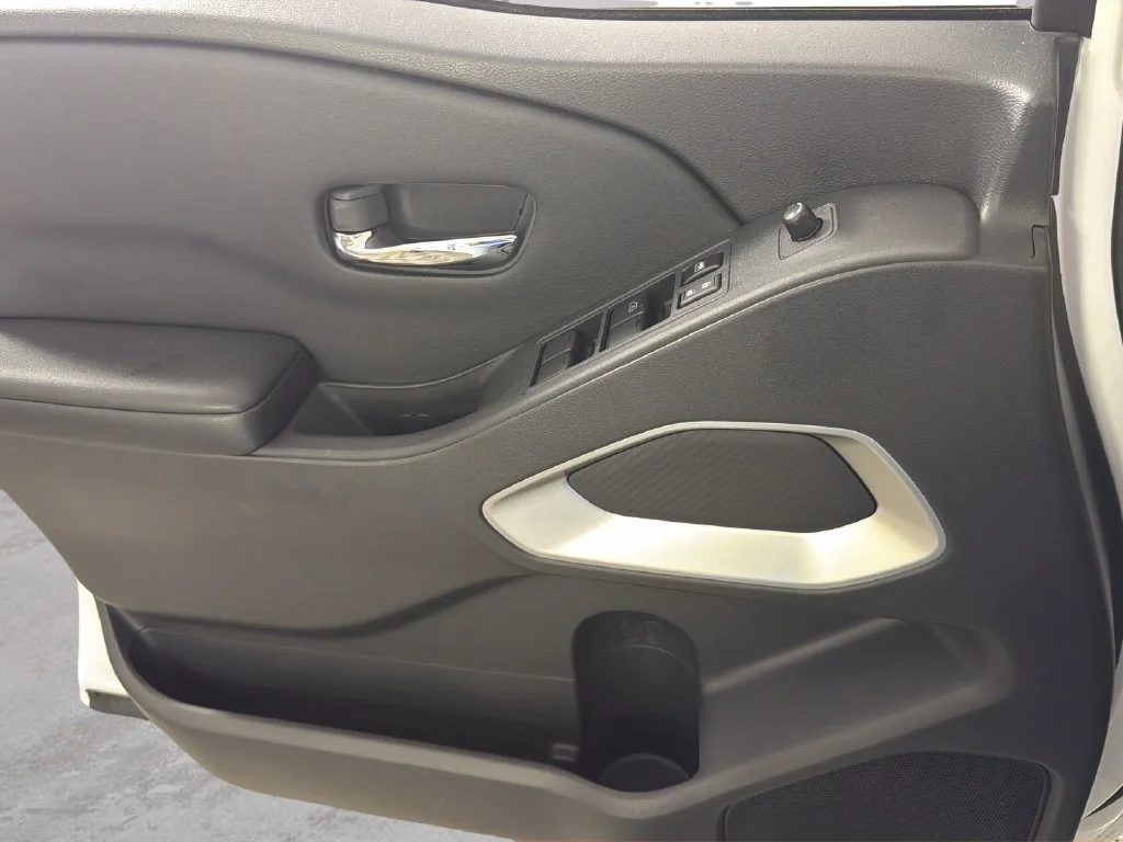 2025 Nissan Frontier SV - Photo 26