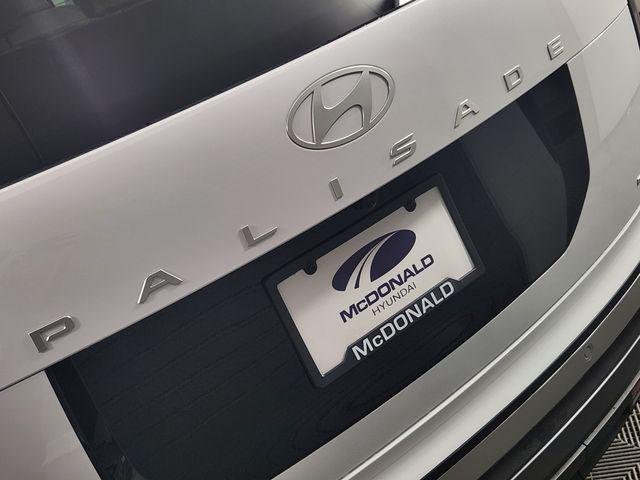 New 2026 White Hyundai SEL 8P image 11