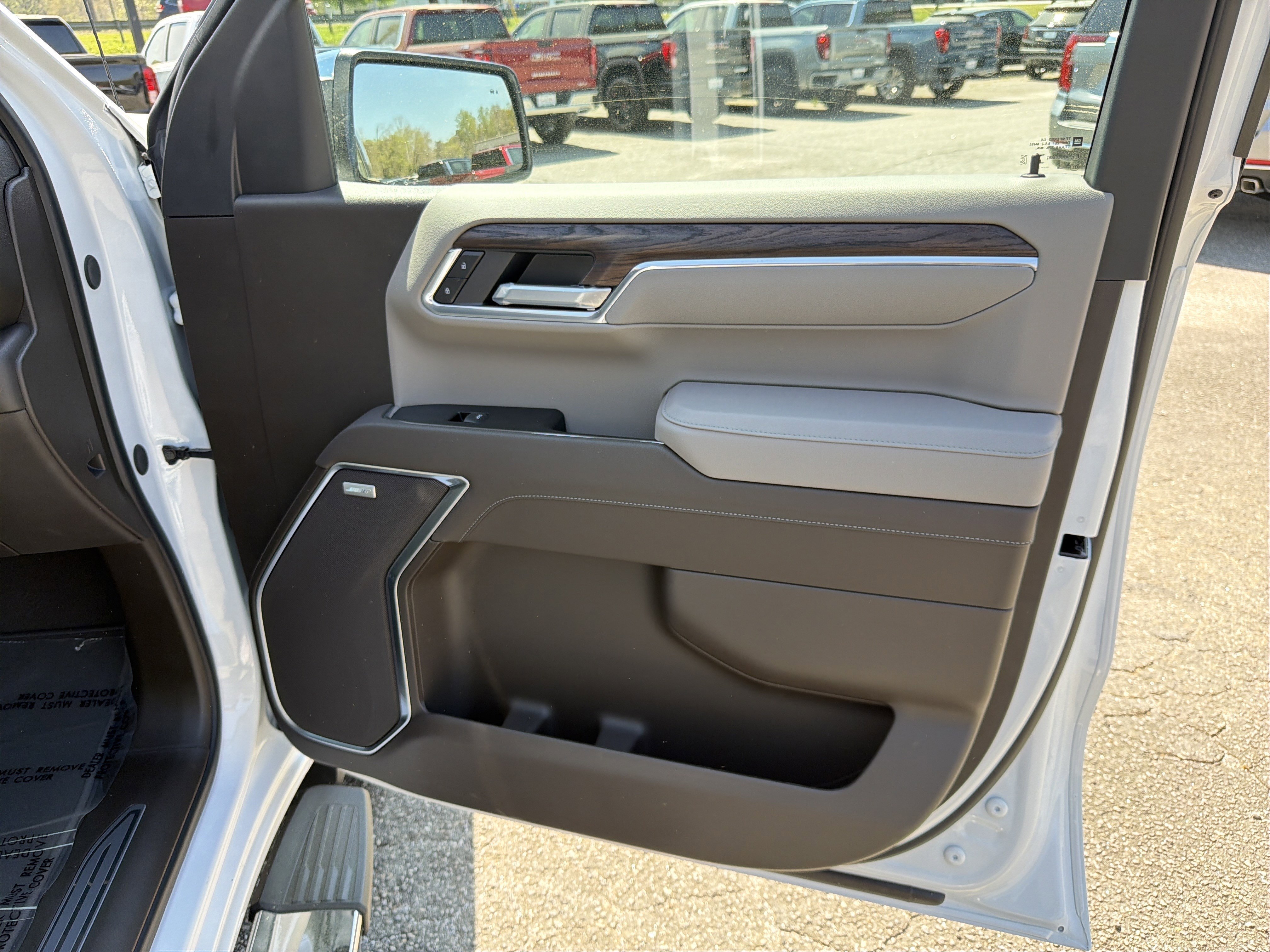 2026 GMC Sierra 1500 SLT - Photo 17