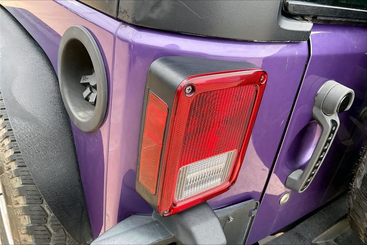Used 2018 Xtreme Purple Pearlcoat Jeep Sport S image 26