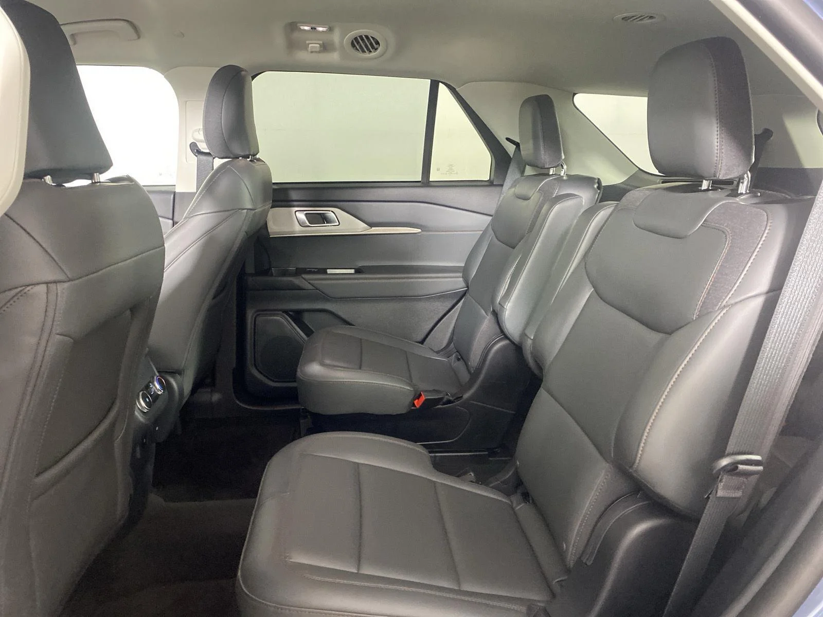Used 2026 Vapor Blue Metallic Ford Active image 22