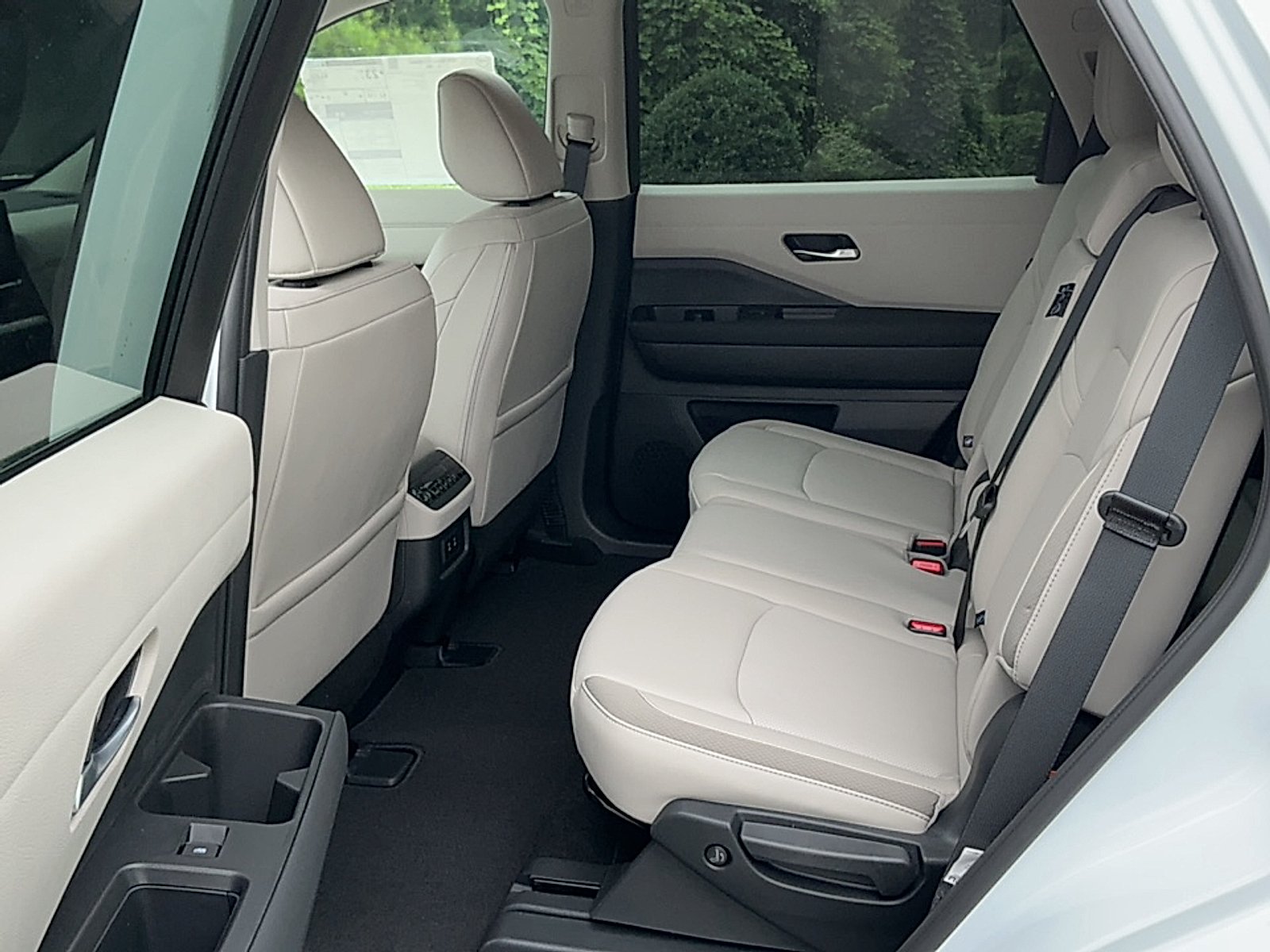 New 2026 Everest White Pearl Tricoat Nissan SL image 14
