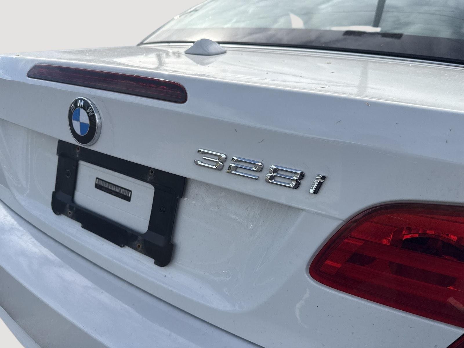 Used 2011 Alpine White BMW 328i image 15