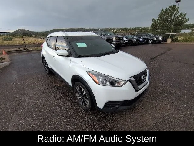 Used 2019 White Nissan SV image 3
