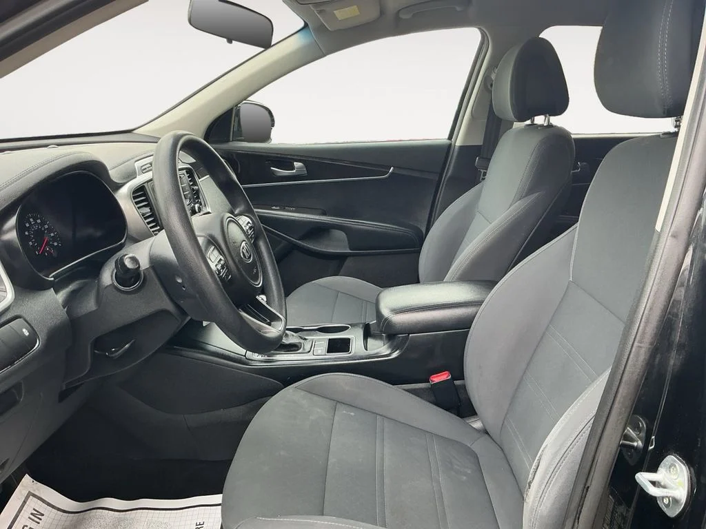 Used 2016 Black Kia LX image 11