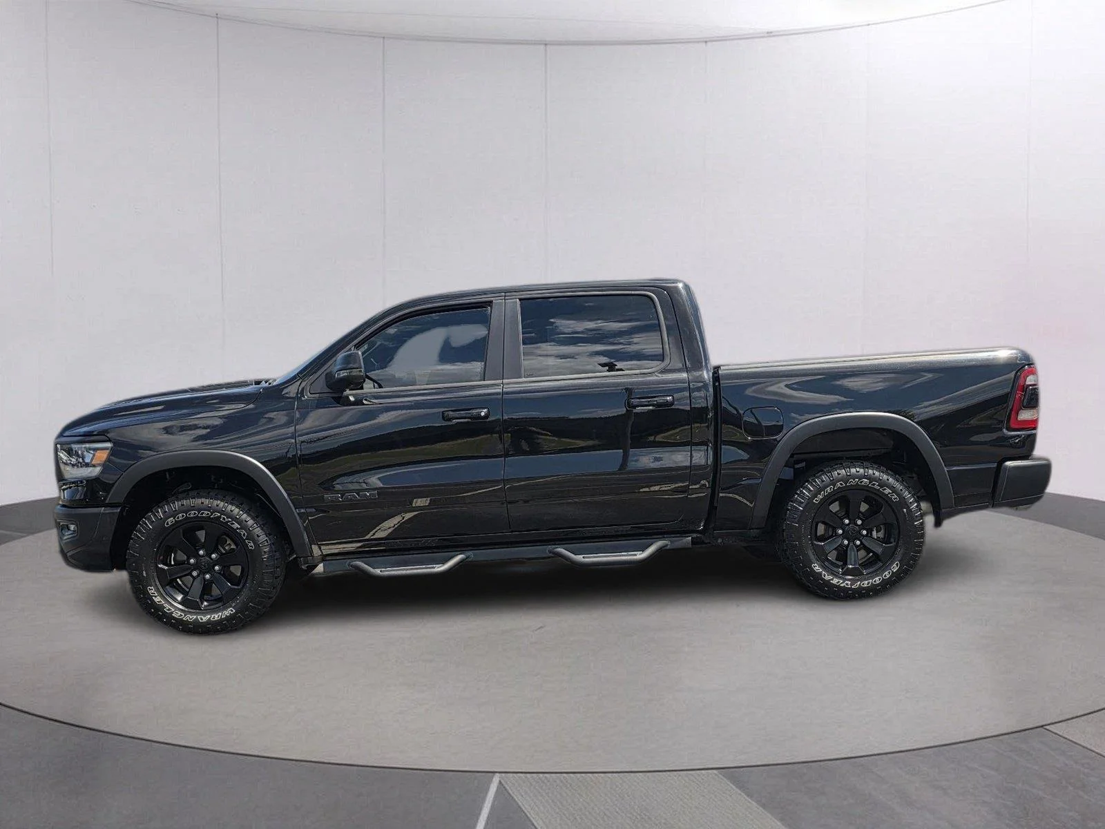 Used 2023 Diamond Black Crystal Pearlcoat Ram Rebel image 2