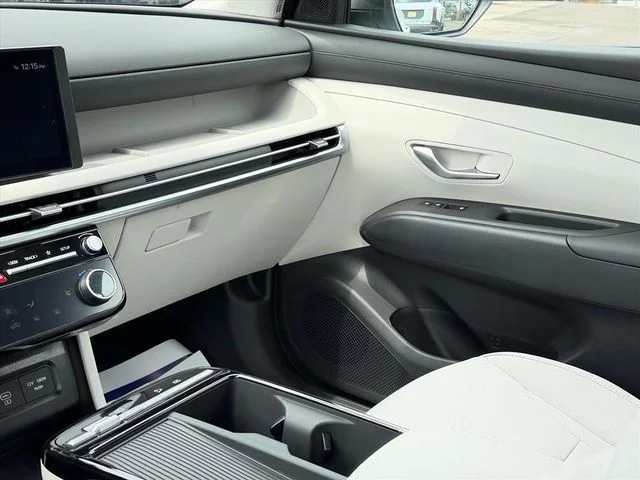 Used 2026 White Hyundai SEL image 9