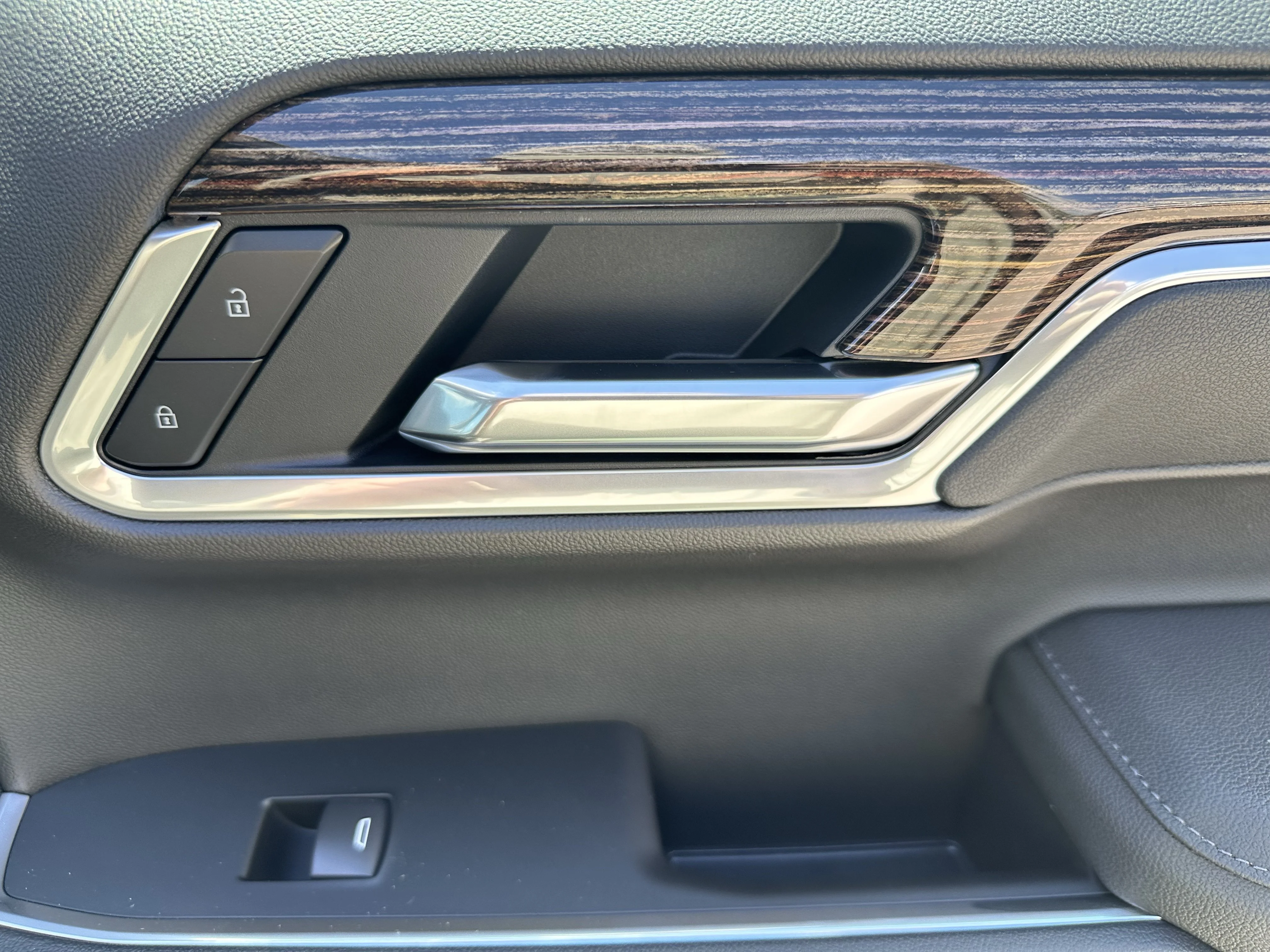 New 2026 Sterling Metallic GMC Elevation image 20