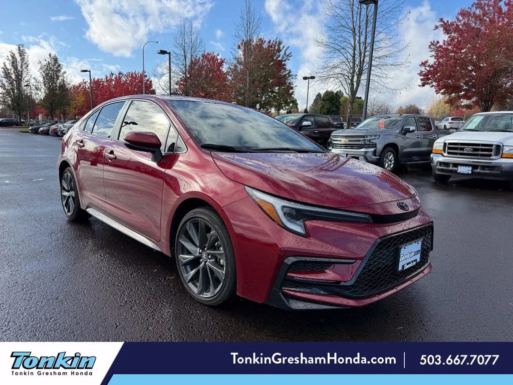 Used 2025 Ruby Flare Pearl Toyota SE image 1