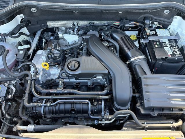 Used 2025  Volkswagen 1.5T SE image 30