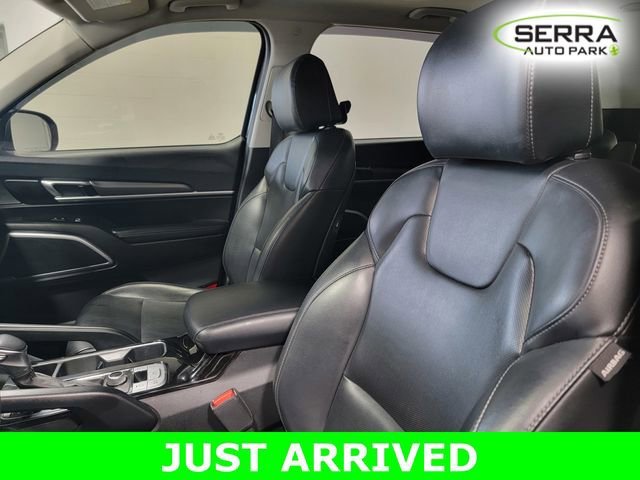 Used 2022 Black Kia S image 12