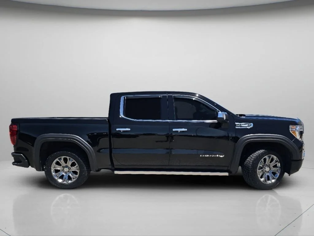 Used 2021 Onyx Black GMC Denali image 29