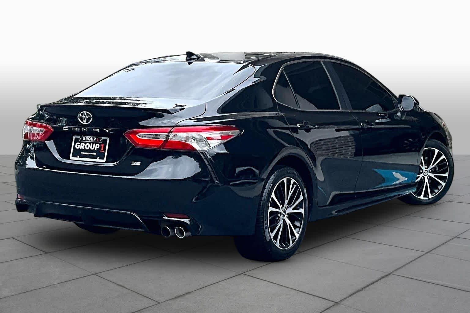 Used 2020 Midnight Black Metallic Toyota SE image 13