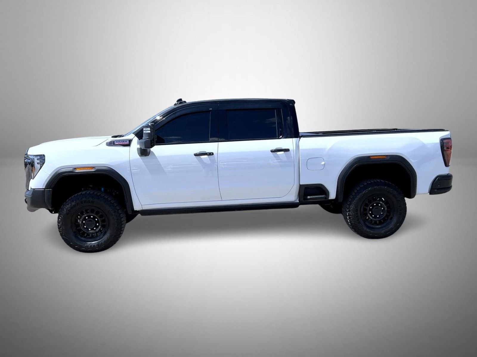 Used 2024 White GMC AT4X image 8