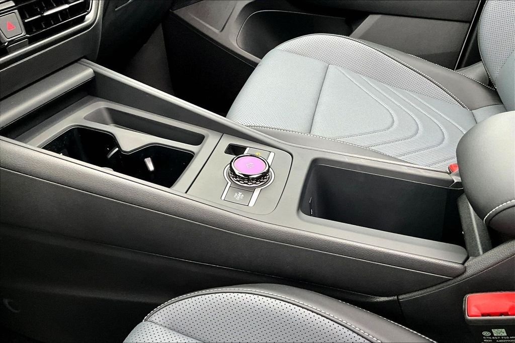New 2026 White Volkswagen 2.0T SE R-Line Black image 18