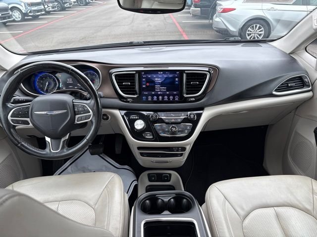 Used 2019 Crystal Metallic Chrysler Touring L Plus image 31