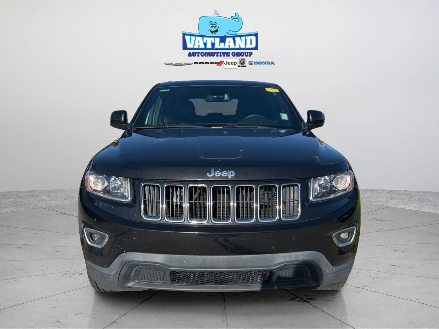 Used 2016 Brilliant Black Crystal Pearlcoat Jeep Laredo image 21