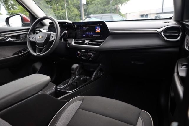 Used 2025 Red Chevrolet LT image 34