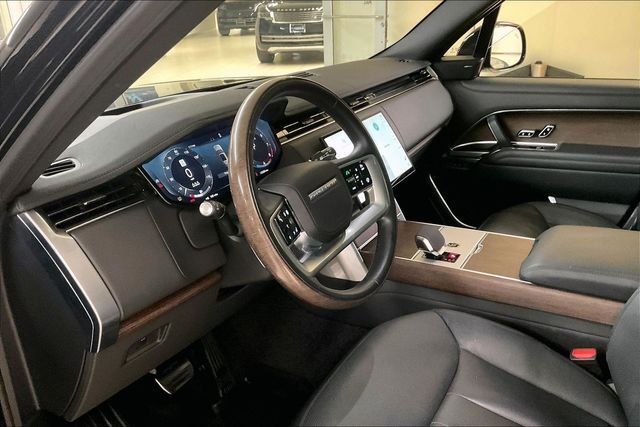 Used 2024 Blue Land Rover SE image 22