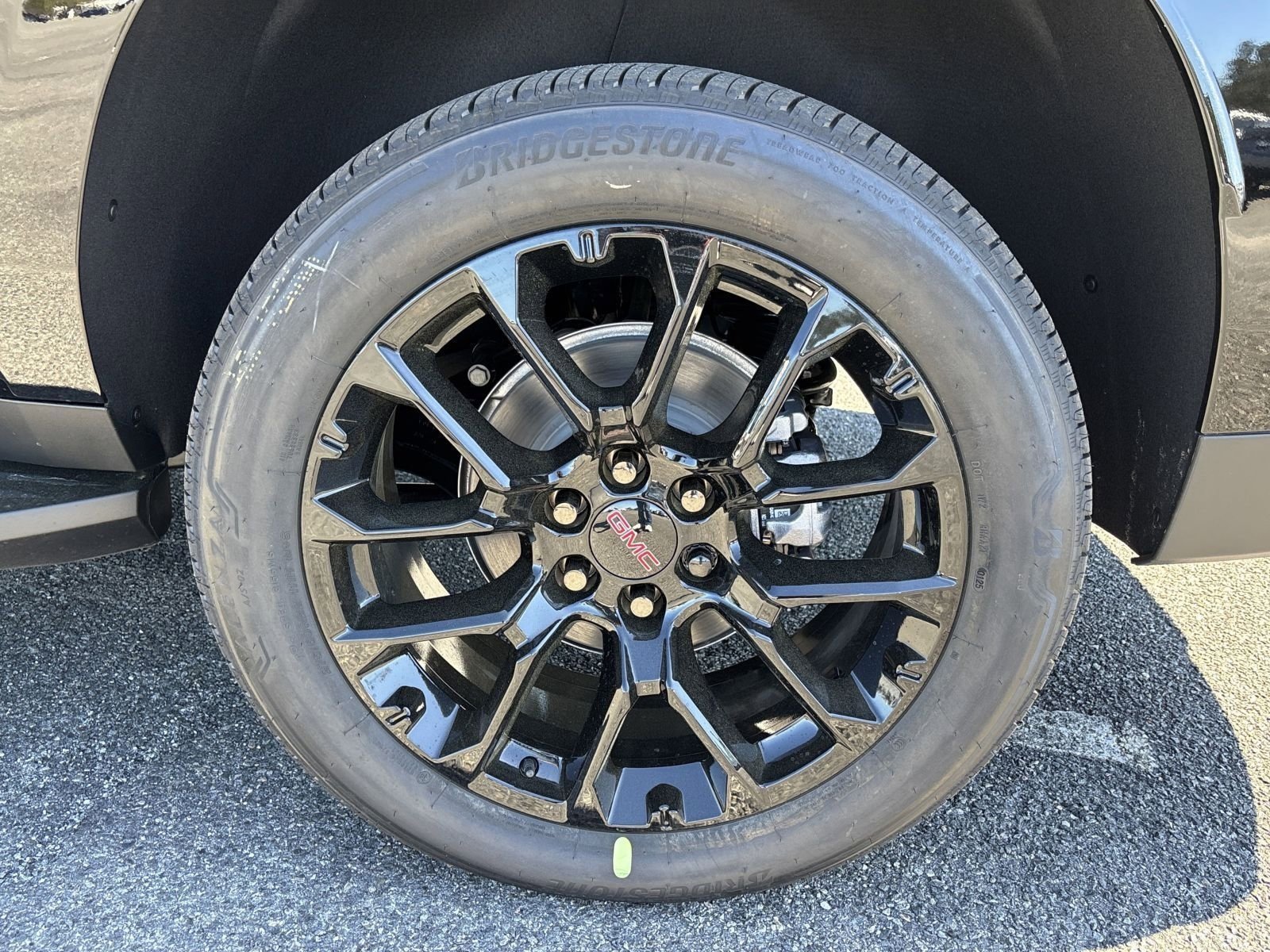 Used 2025 Onyx Black GMC 4WD 4dr Elevation image 33