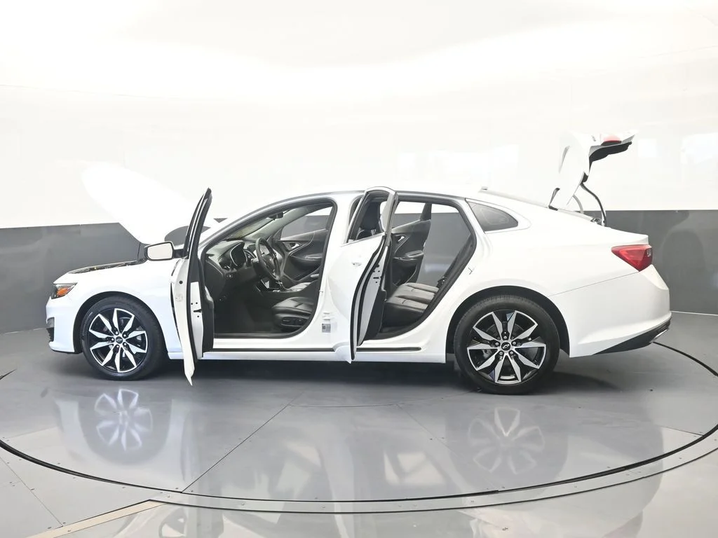 Used 2024 Summit White Chevrolet RS image 66