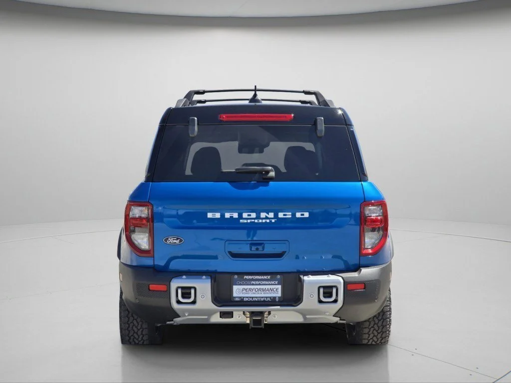 New 2026 Velocity Blue Metallic Ford Outer Banks image 25