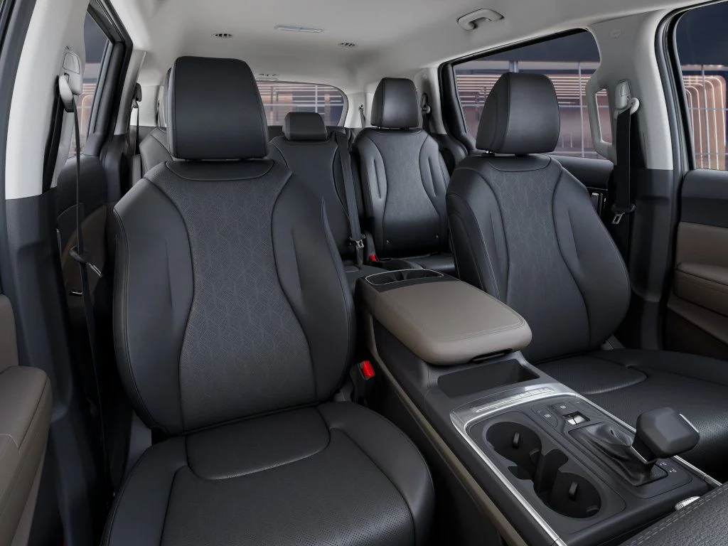 New 2027 Ceramic Silver Kia LXS image 15
