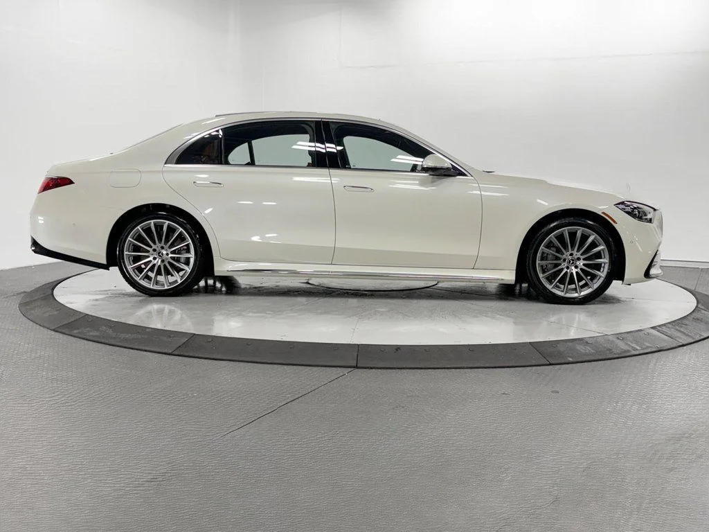 Certified Used 2023 MANUFAKTUR Diamond White Mercedes-Benz S 580e image 36