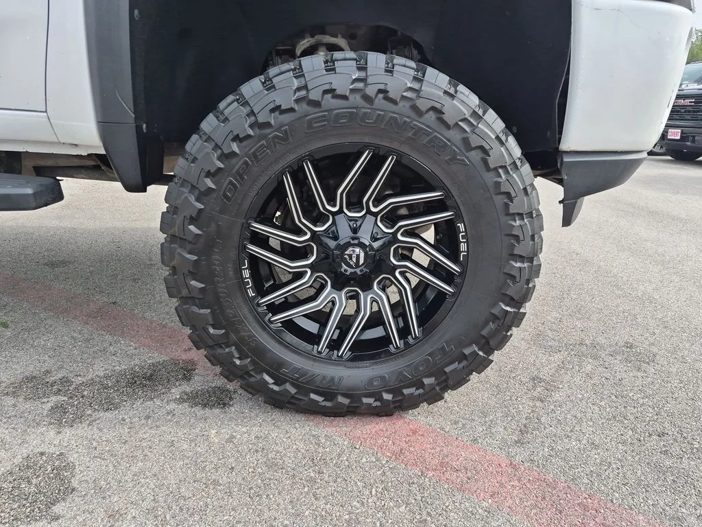 Used 2020 White GMC Denali image 14