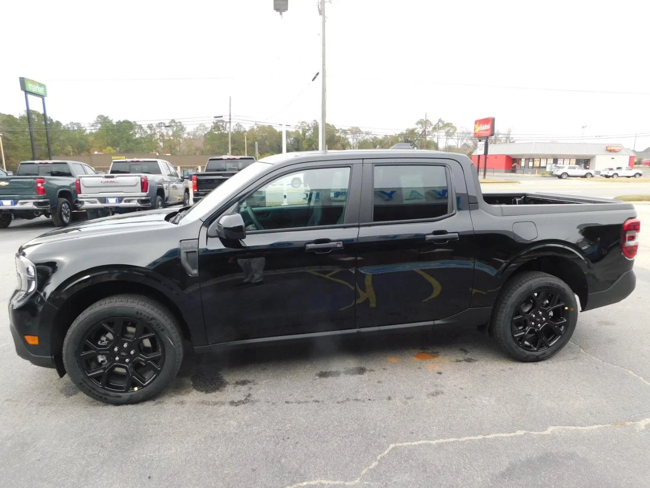 New 2025 Shadow Black Ford XLT image 5
