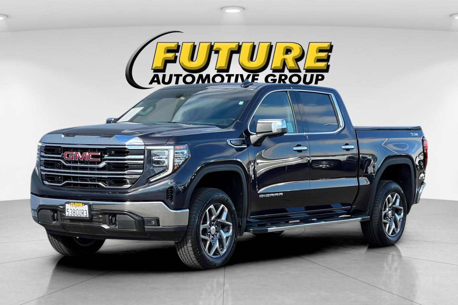 Used 2023 Silver GMC SLT image 7