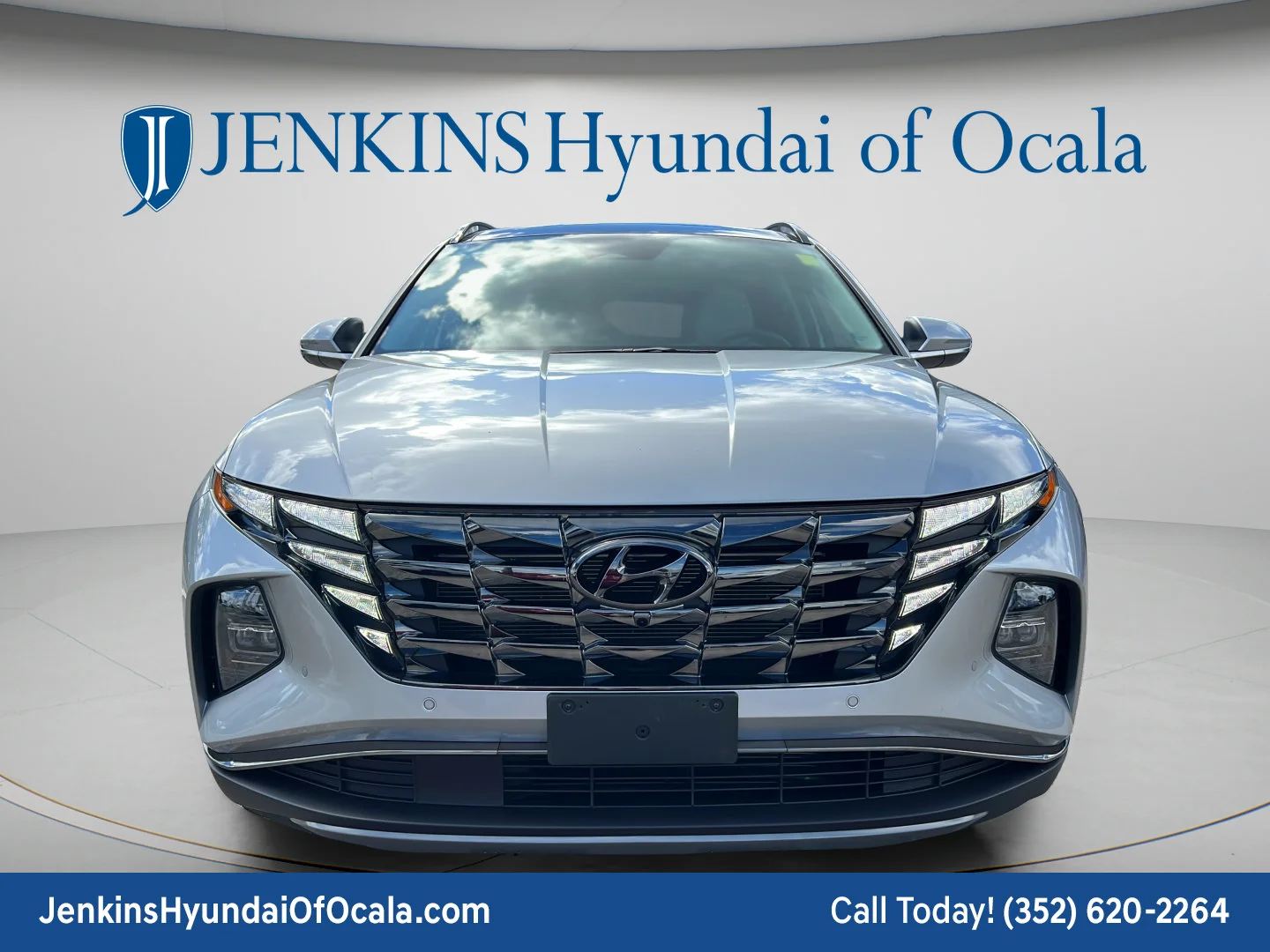 Used 2024 Shimmering Silver Hyundai Limited image 8