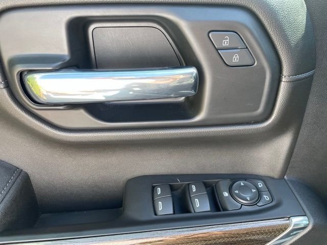 Used 2022 Black Chevrolet LT image 16