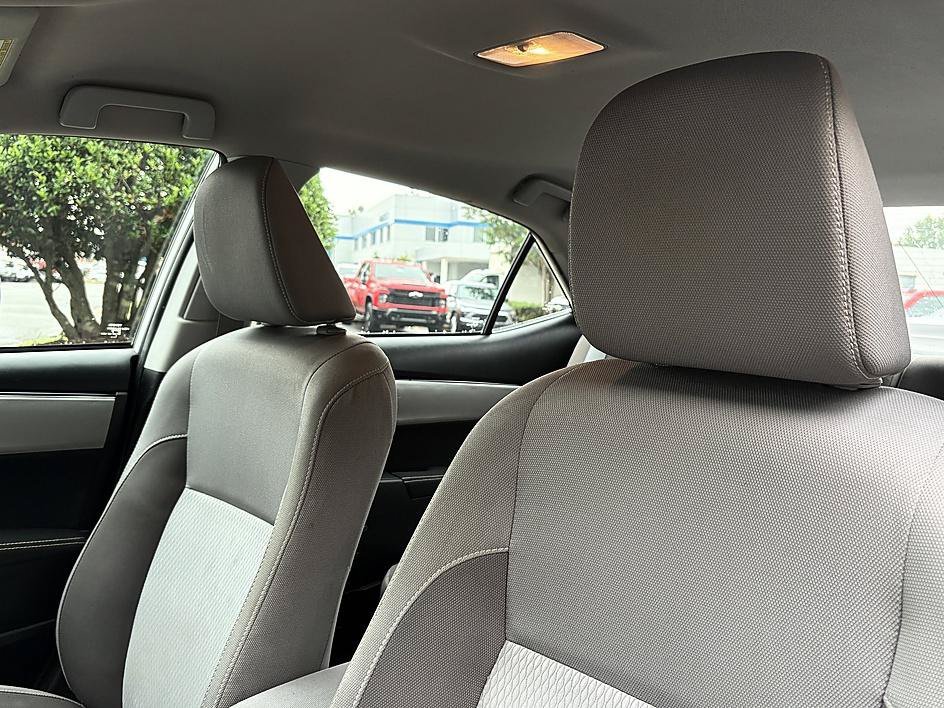 Used 2018 Super White Toyota LE image 18