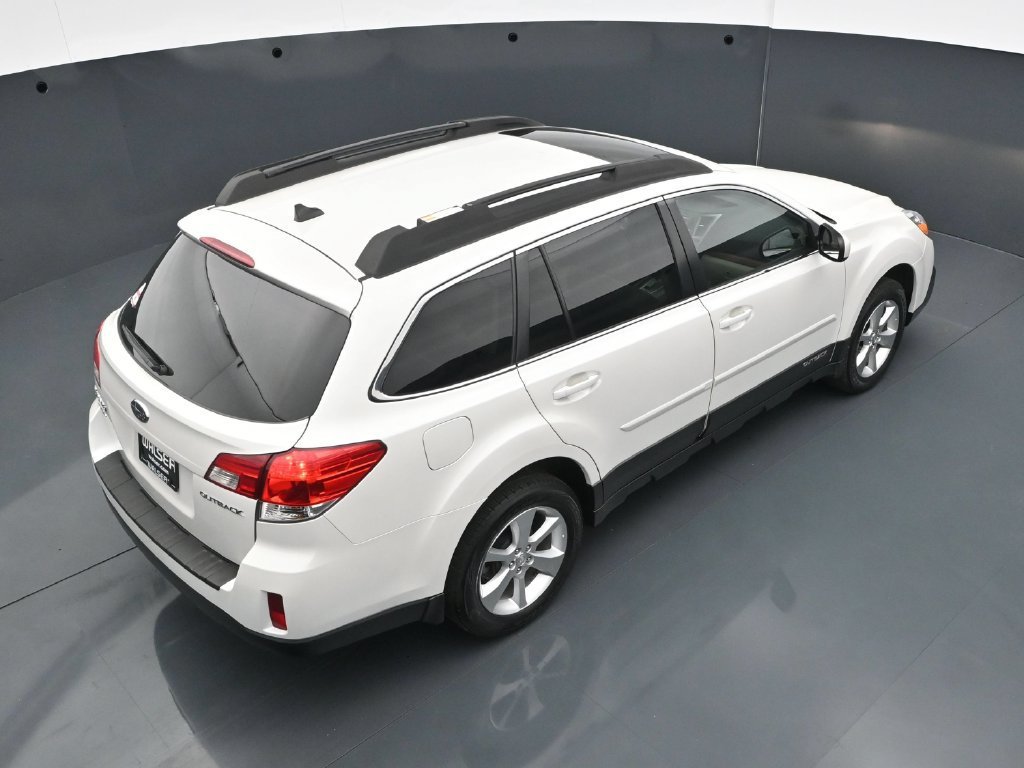 Used 2013 Satin White Pearl Subaru 2.5i image 47
