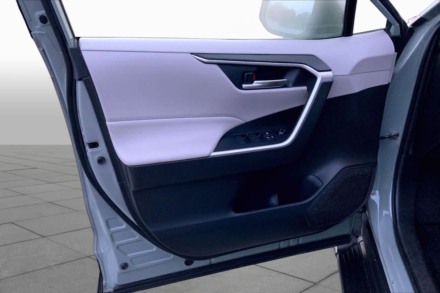 Used 2020 Lunar Rock Toyota XLE image 21