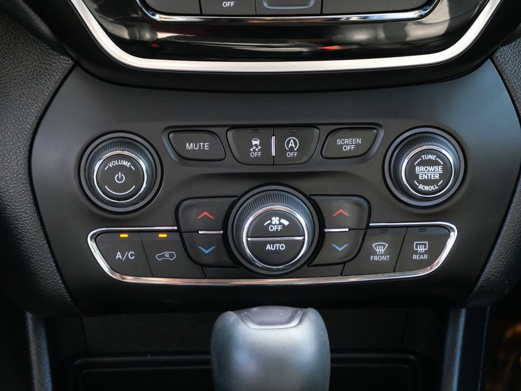 Certified Used 2020 Gray Jeep Limited image 18