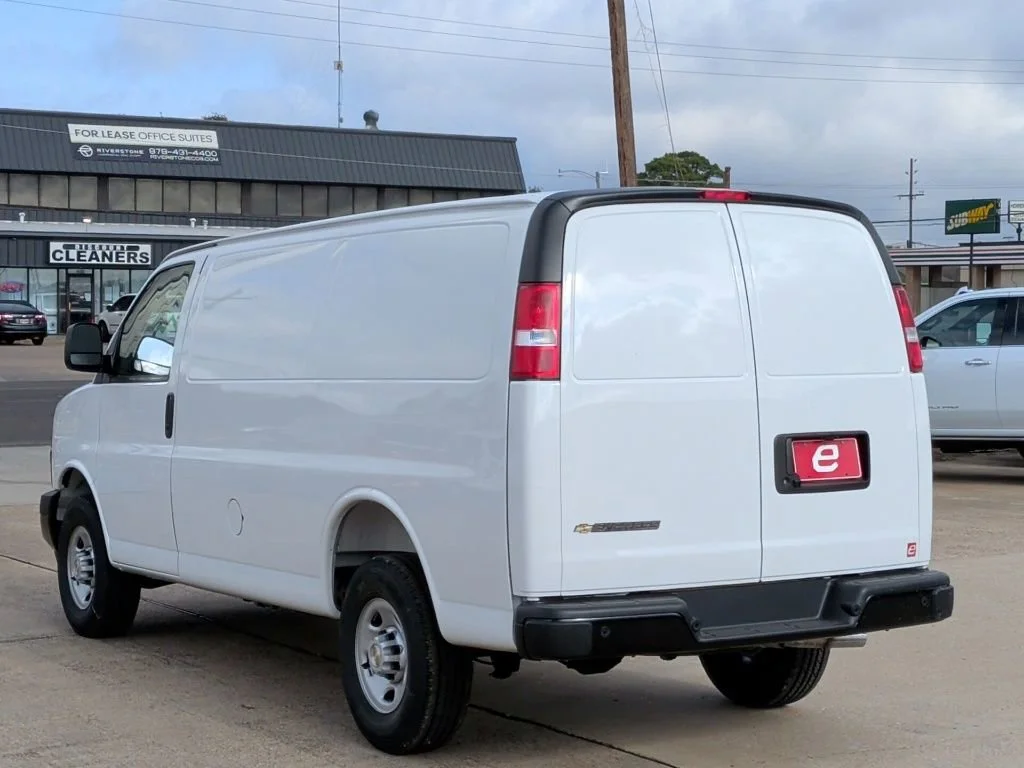 2025 Chevrolet Express Cargo Work Van - Photo 6
