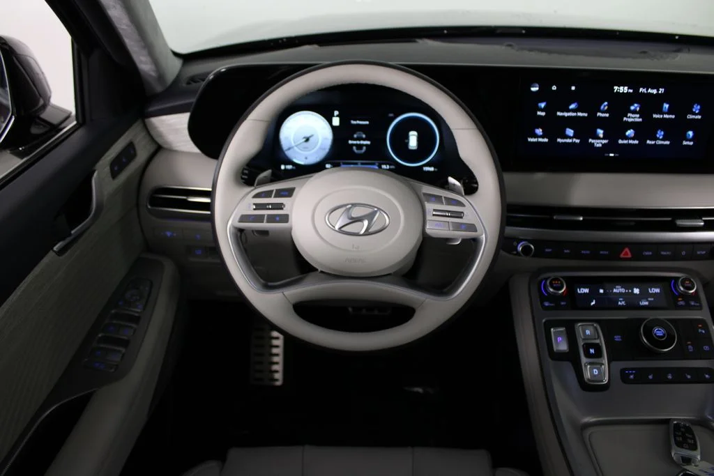 Used 2024 Red Hyundai Calligraphy image 8