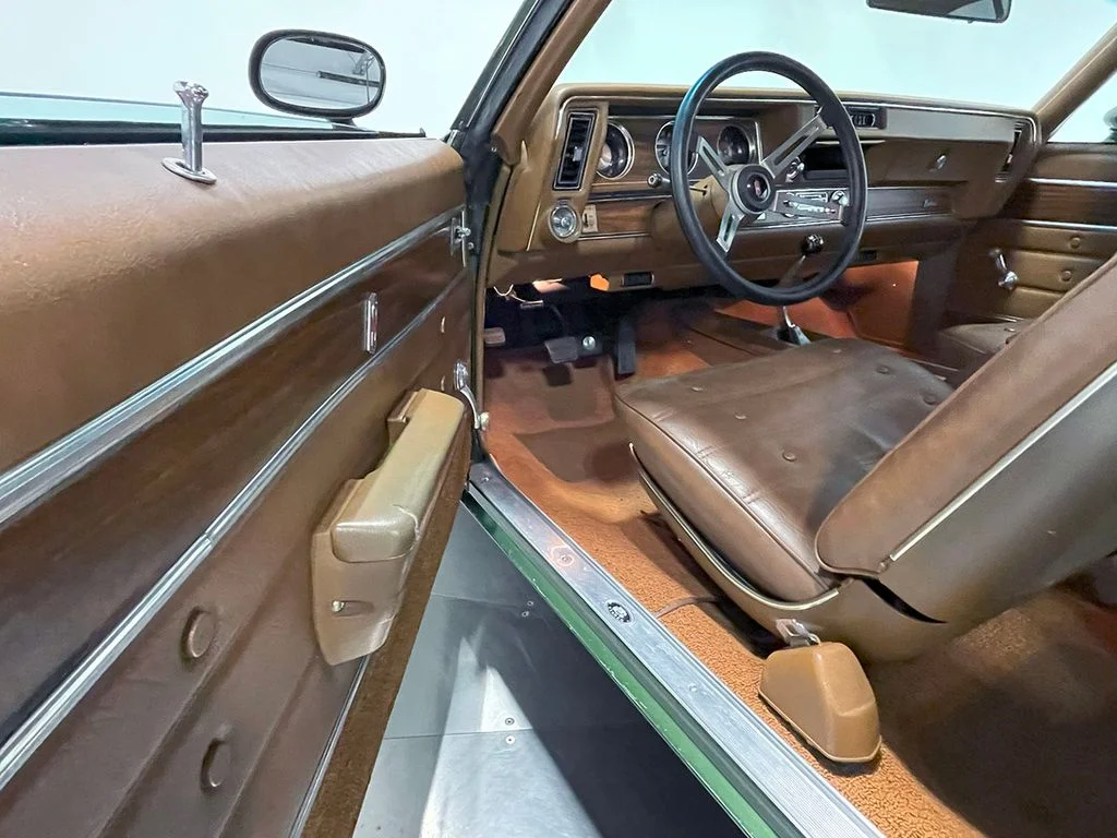 Used 1972  Oldsmobile  image 46