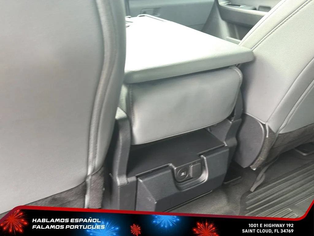 Used 2025 White Ford XL image 26