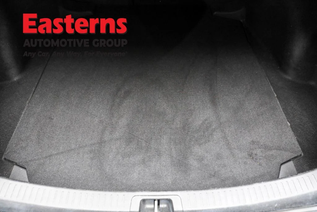Used 2022 White Toyota SE image 9