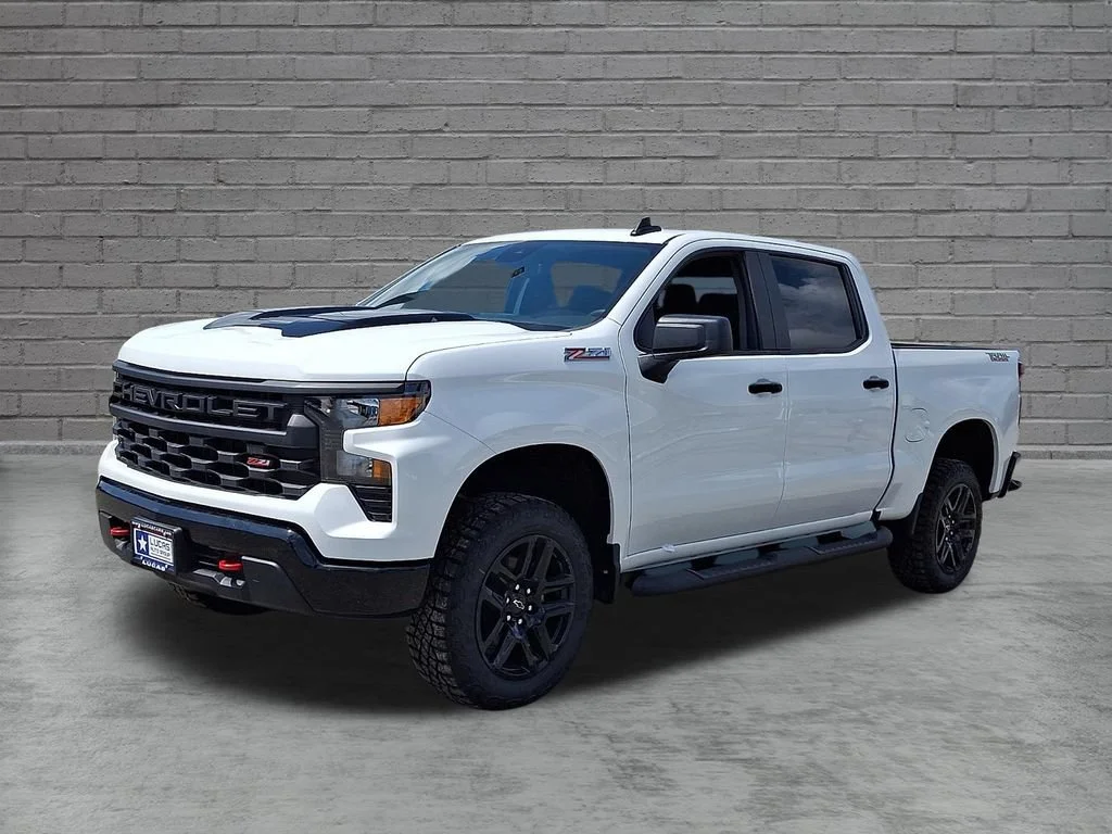 New 2026 Summit White Chevrolet Custom Trail Boss image 4