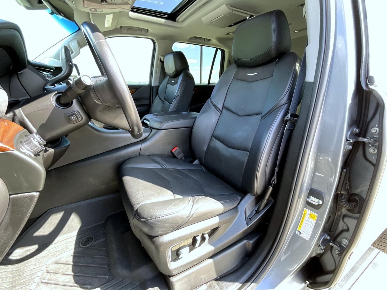 Used 2019 Gray Cadillac Premium Luxury image 10