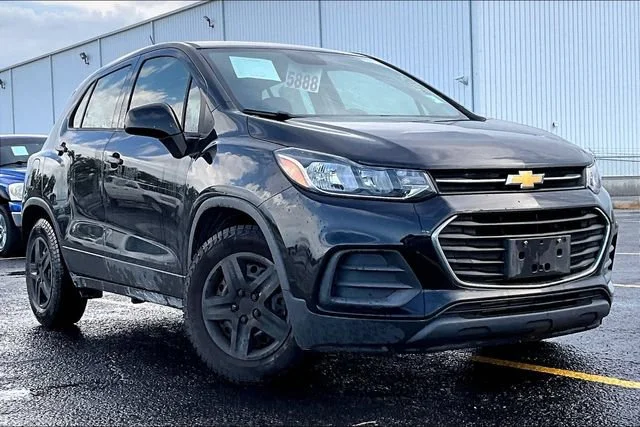 Used 2018 Chevrolet Trax LS with VIN 3GNCJKSB9JL274541 for sale in Council Bluffs, IA