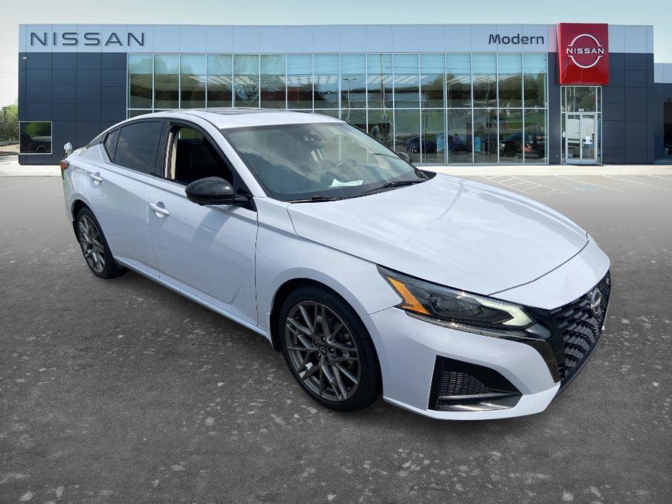 Used 2023 Gray Sky Pearl Nissan 2.0 SR image 3