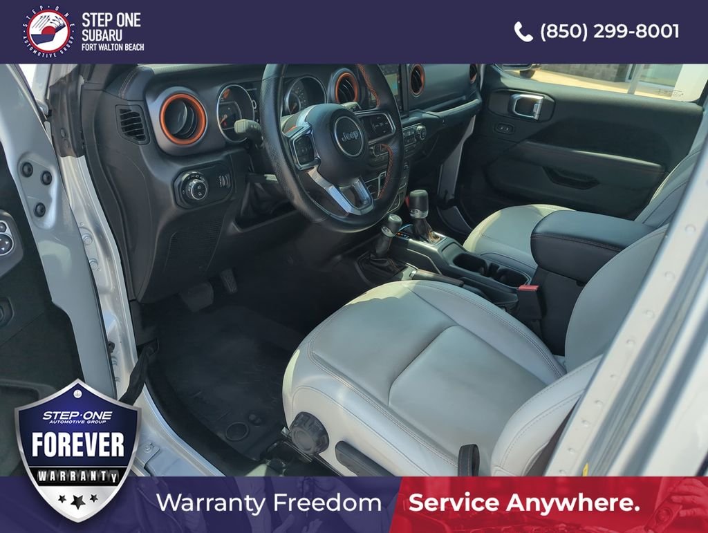 Used 2023 Silver Jeep Mojave image 11