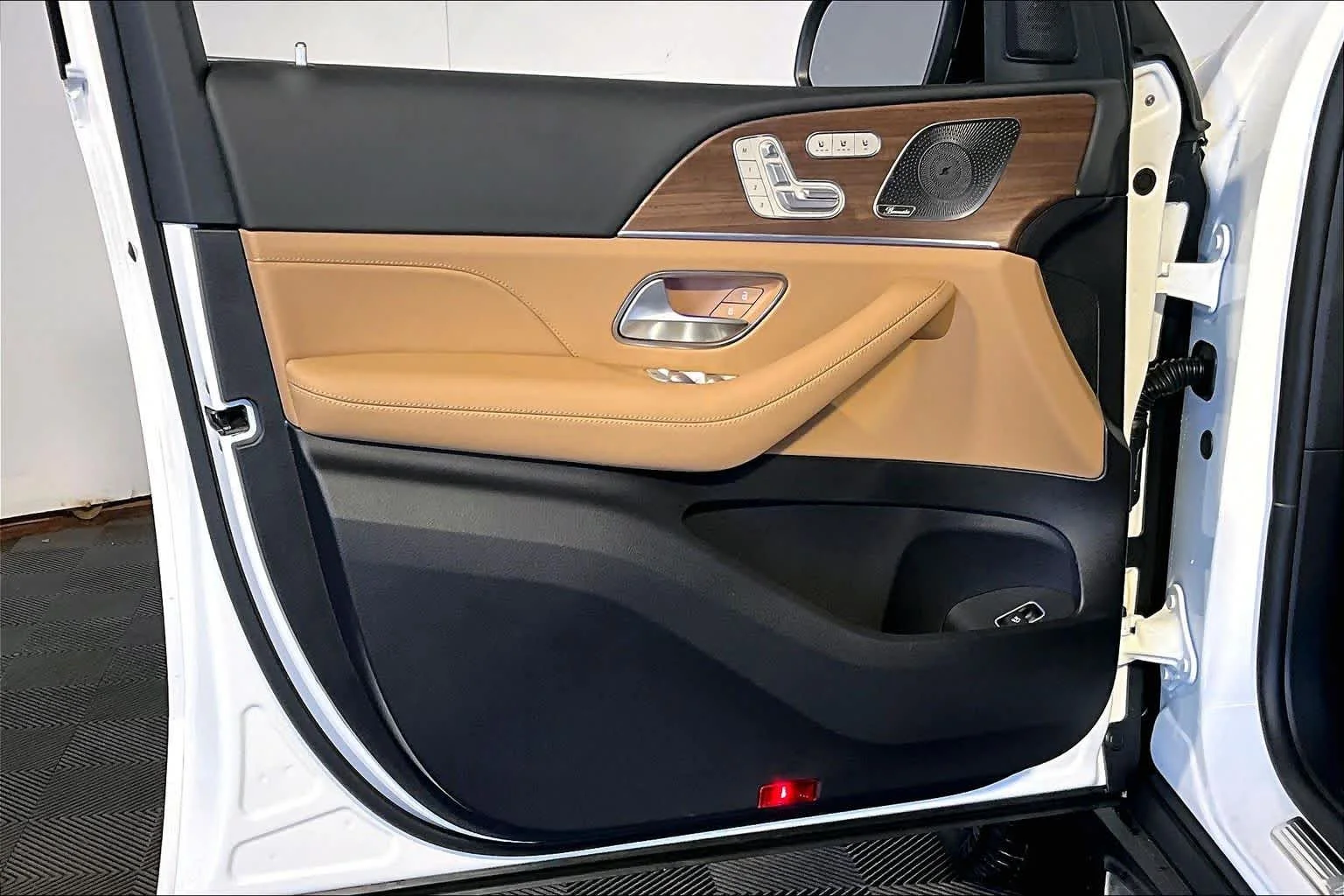 New 2026 Polar White Mercedes-Benz GLE 350 image 11